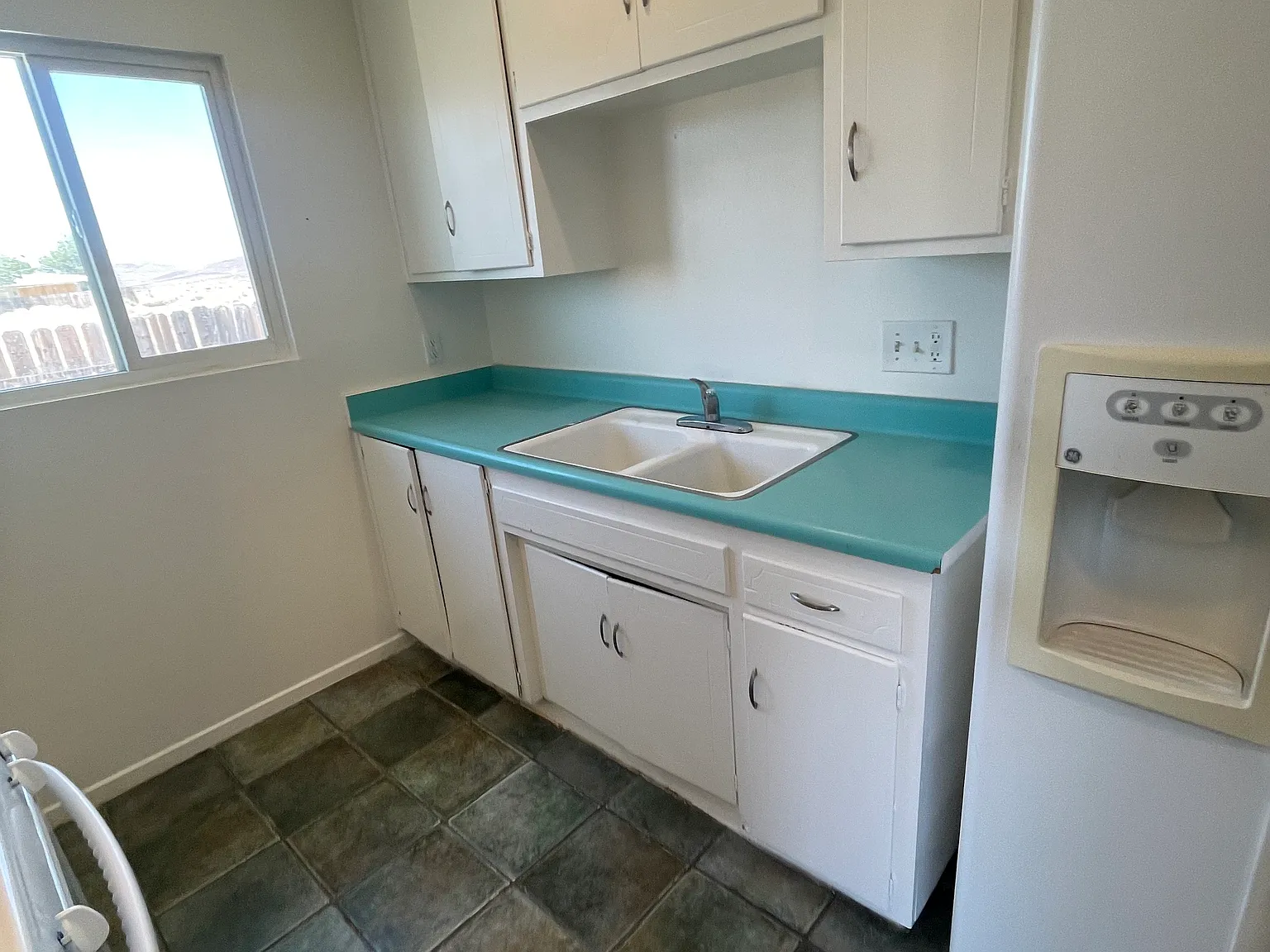 2 bed, 855 sqft, $1,300 — Photo 4
