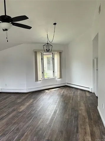 31 Cottage Dr — Photo 2