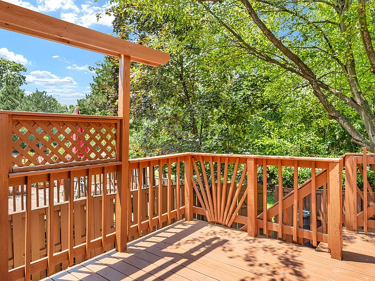 12894 Effingham Ct — Photo 35
