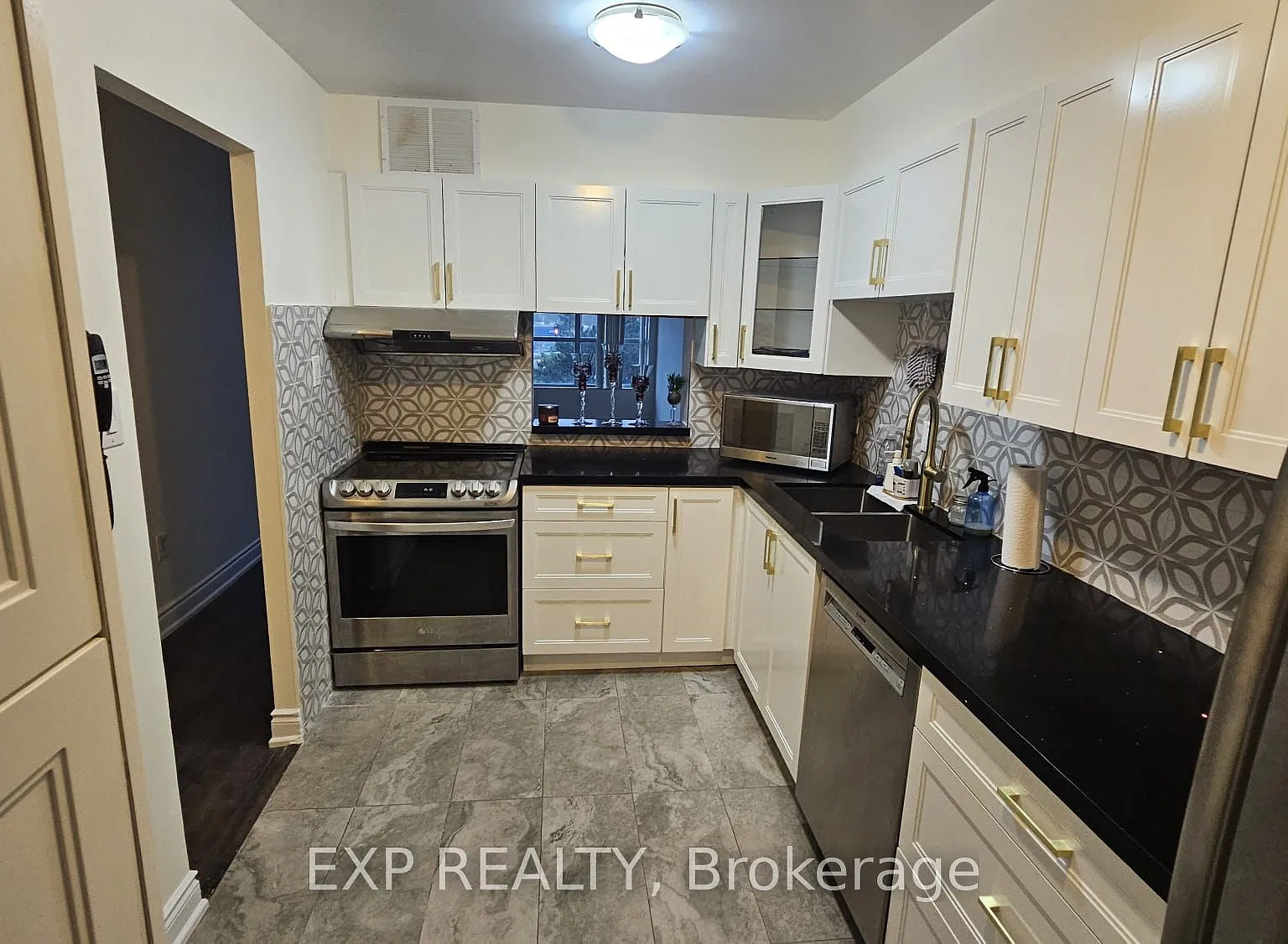2 bed, $2,800 — Photo 1