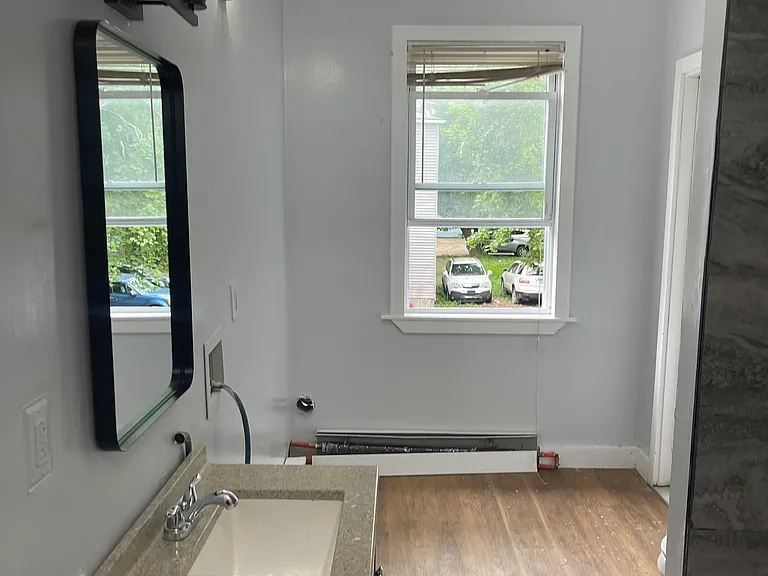 184 Bartlett St — Photo 8