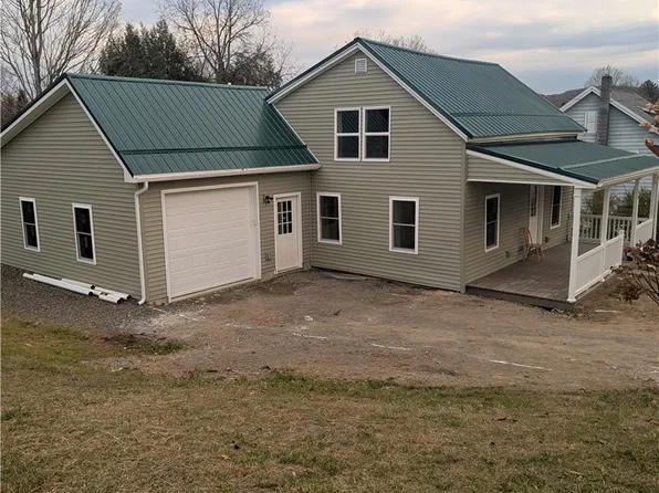 16 Liberty St, Morris, NY 13808