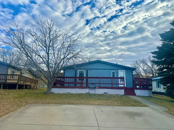 131 Hampton Dr, Pierre, SD 57501