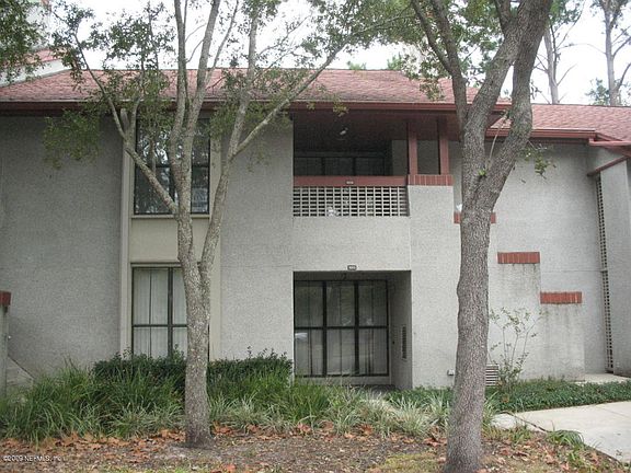 3rd image of 1606 Wood Hill Pl