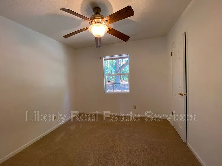 646 Fleming Rd — Photo 10