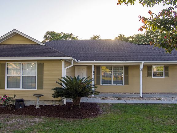 3rd image of 3913 Brookfield Dr