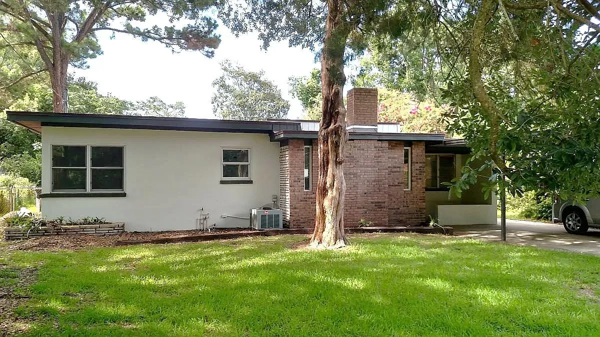 4757 Beverly Cir — Photo 1