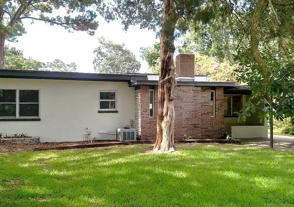 4757 Beverly Cir