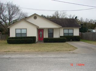 623 Clark St, Gonzales, TX 78629