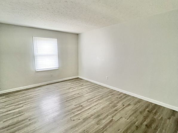 3206 Wandering Ln