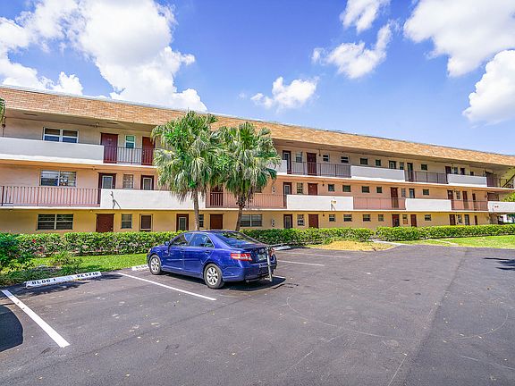3rd image of 1550 NE 191st St APT 307