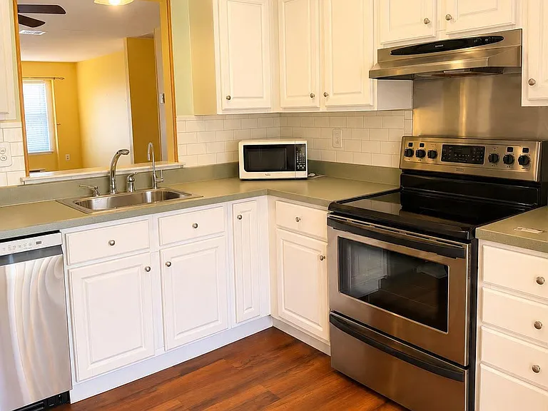 525 Belford Rd #O — Photo 4