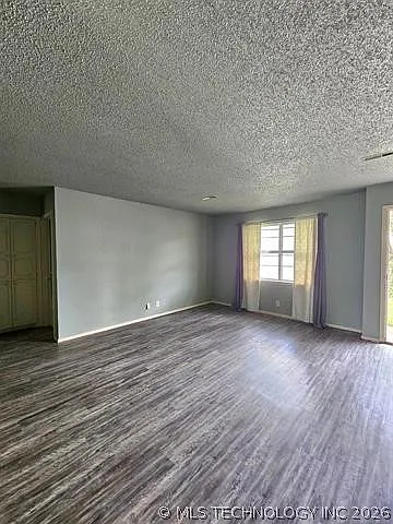 1713 S Pine Ave — Photo 3