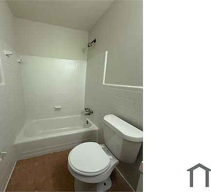3rd image of 1545 17th Pl SW