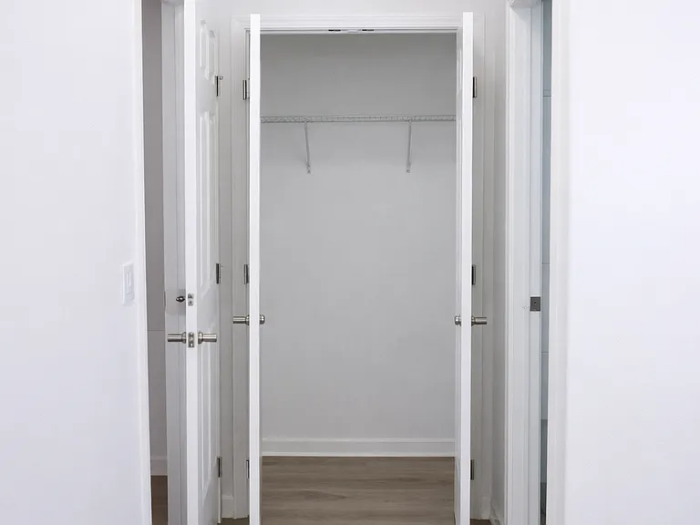 College Place Apartments — Photo 4