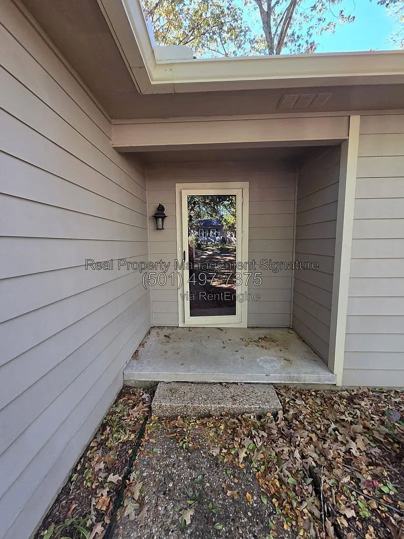 3 bed, 2.0 bath, 1264 sqft, $1,595 — Photo 2