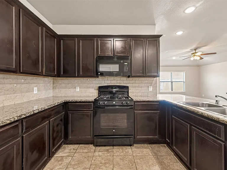 9211 Adobe Sky Ct — Photo 14