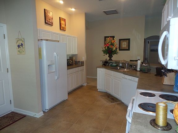 5th image of 1012 Oak Arbor Cir