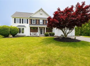 74 Broadmoor Trl, Fairport, NY 14450