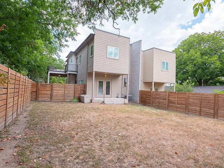 2009 Uphill Ln #B — Photo 27