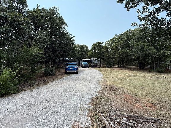 3rd image of 104 Summer Oaks Dr