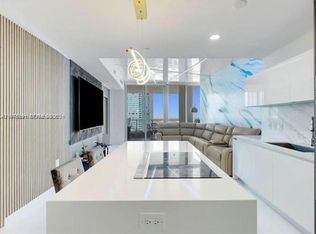 Paramount, Miami, FL 33132