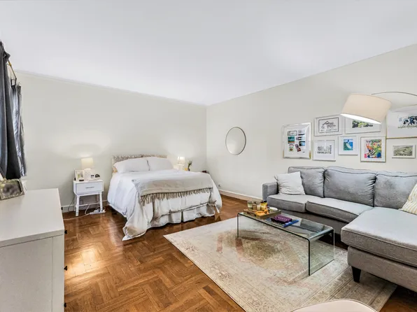 208 East 28th Street image 3 of 28