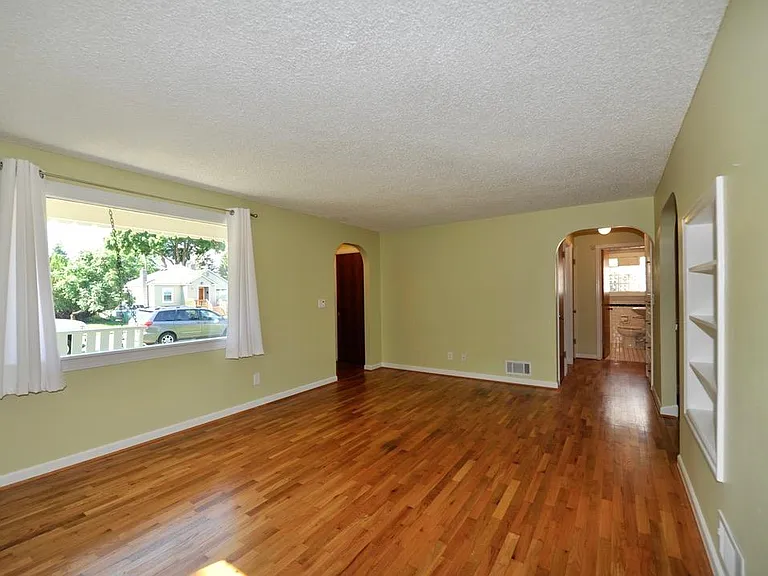 1223 E Saint Maries Ave — Photo 6