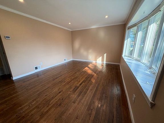 2nd image of 60 Vincent Rd