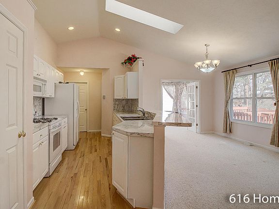 4th image of 2032 Burton Knoll Ct SE