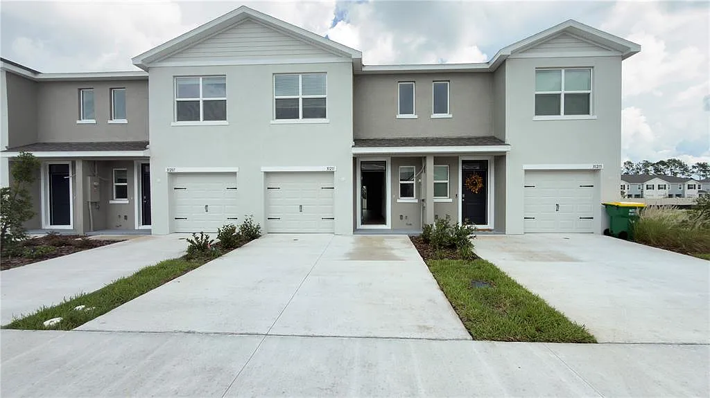 3 bed, 2.5 bath, 1463 sqft, $2,000 — Photo 1