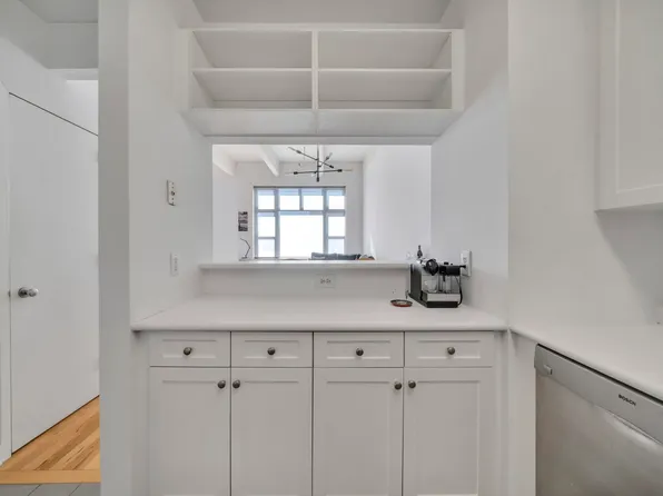 1500 Hudson Street image 13 of 27