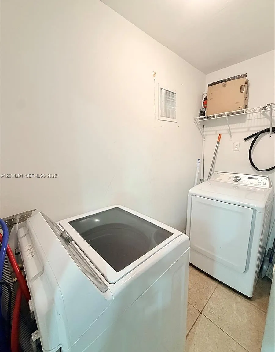 3 bed, 1197 sqft, $3,350 — Photo 3