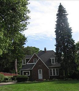 4th image of 3019 Jackson Dr
