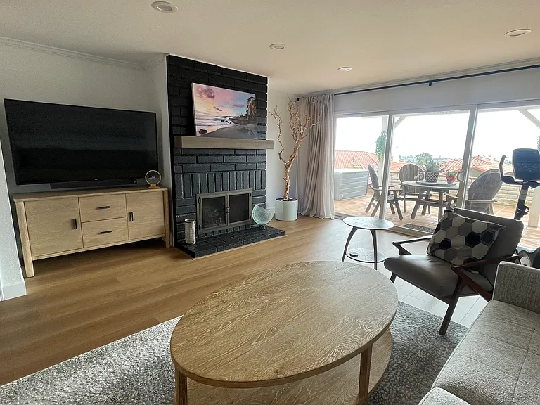 6721 Clover Ct — Photo 3