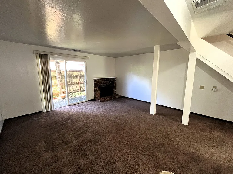 841 Bayside Rd — Photo 3