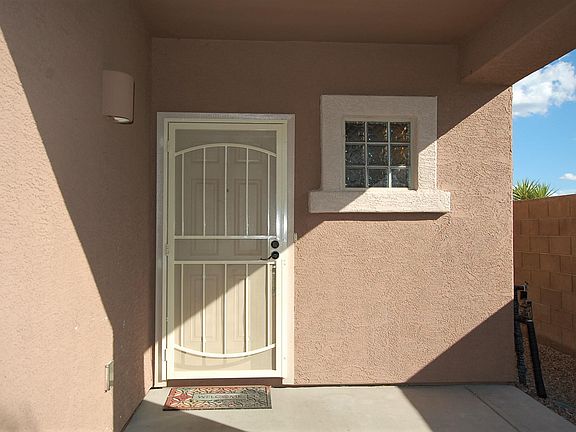 3rd image of 8752 N Black Pine Dr