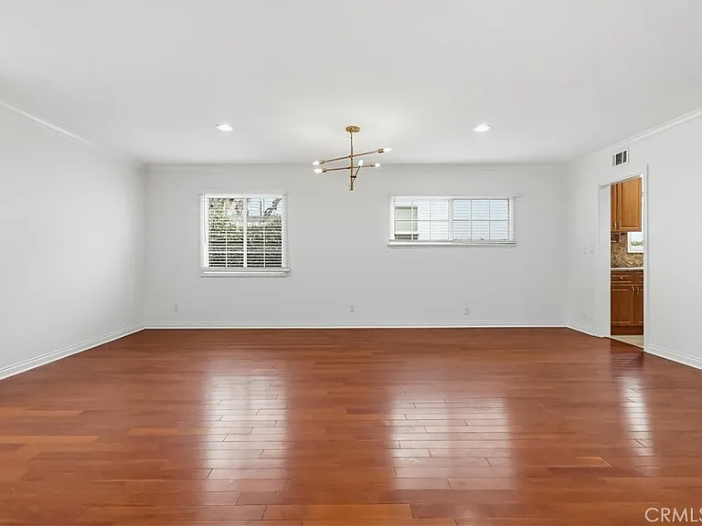12528 Albers St — Photo 7