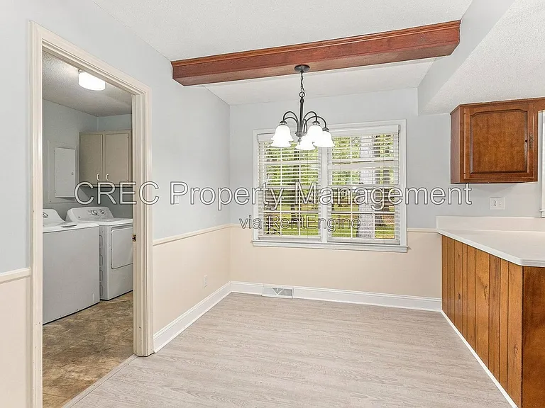 321 Shaftesbury Ln — Photo 60