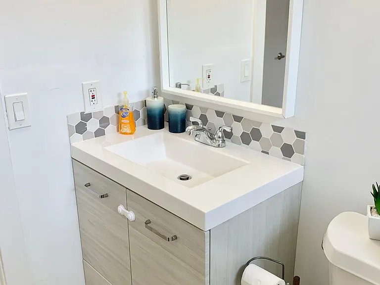 5733 SW 24th Ave — Photo 24