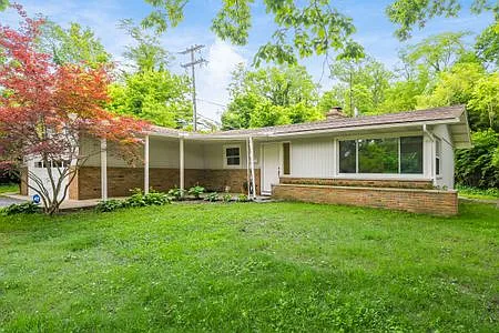 3016 Riverside