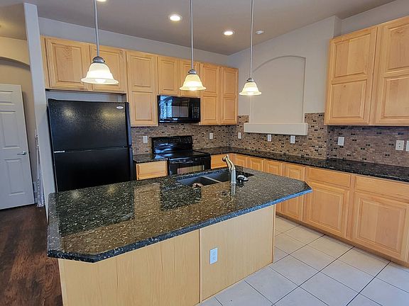 5th image of 819 63rd Ave
