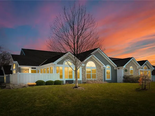 7131 Meadowsweet Ln, Shawnee, KS 66227