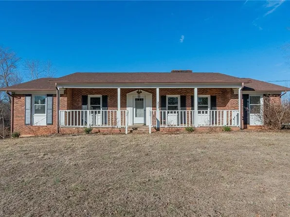 213 Sidney St, Lexington, NC 27295