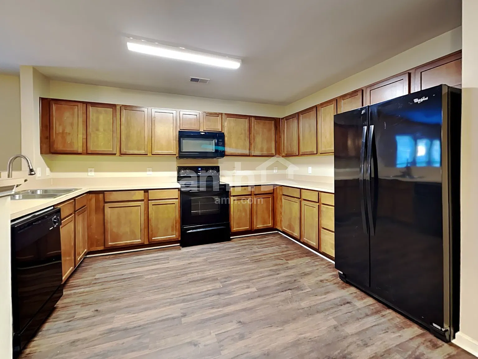 5 bed, 3.0 bath, 2315 sqft, $2,665 — Photo 3