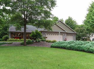 1995 Lepak Dr, Plover, WI 54467
