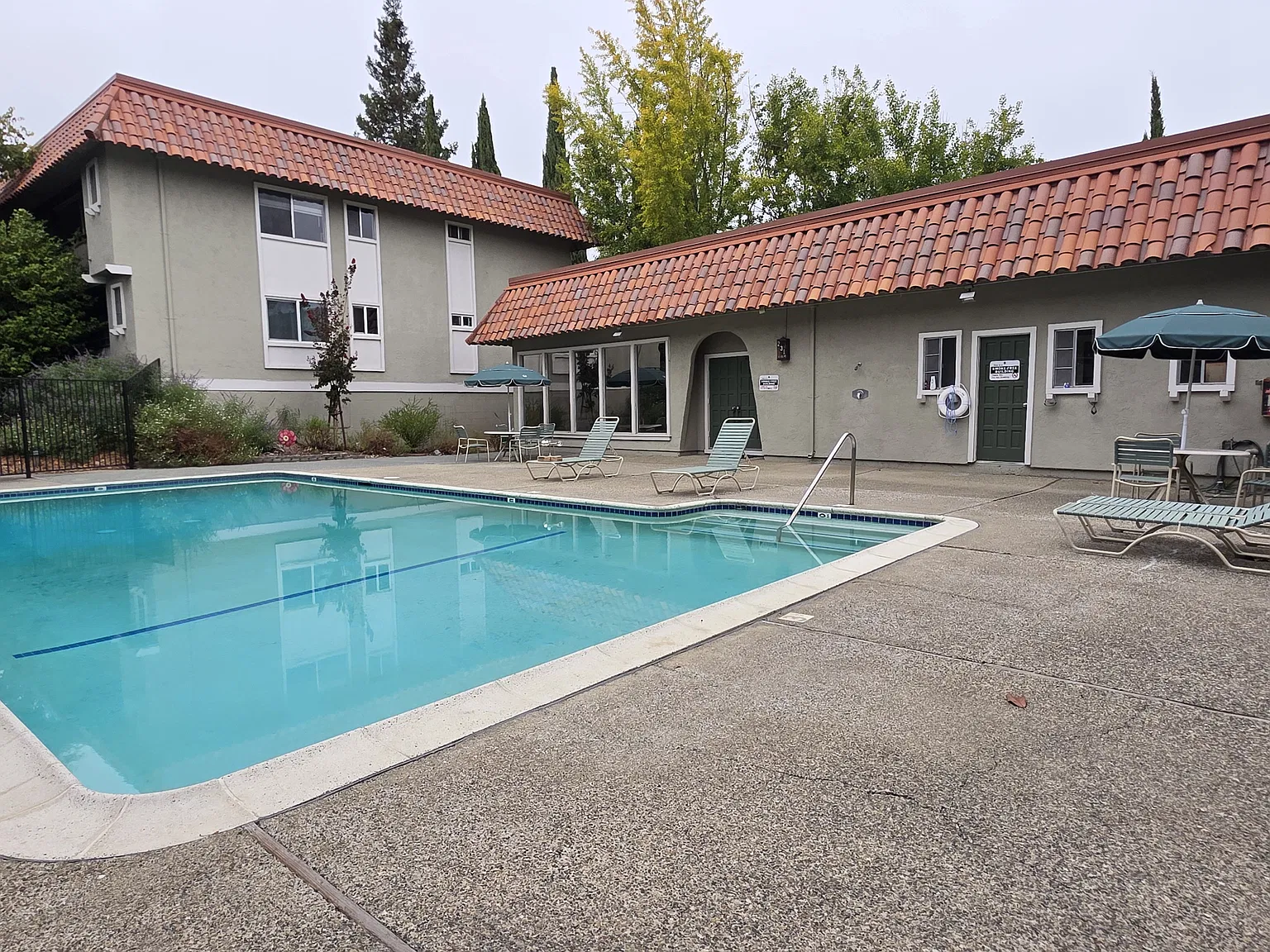 2 bed, 1067 sqft, $4,100 — Photo 3