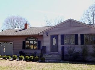 11 Overlook Ave, Groton, CT 06355