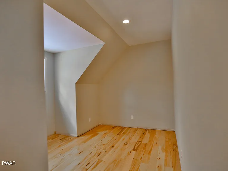 110 Stallion Dr — Photo 55