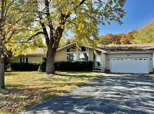 1226 S Hieland Rd, Saint Anne, IL 60964